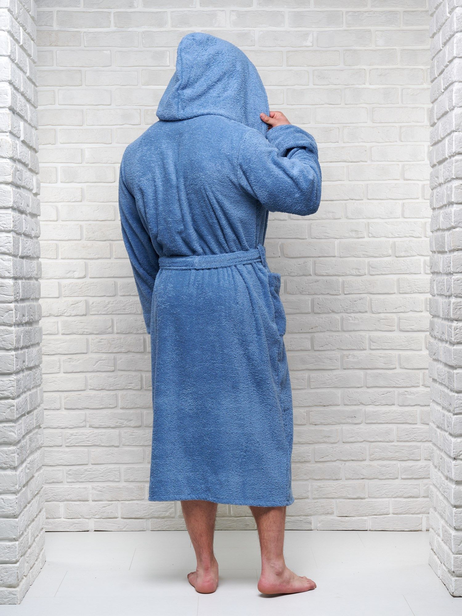 снимок Халат мужской махровый PandaHug с капюшоном, лазурный от магазина BIO-TEXTILES ОПТ