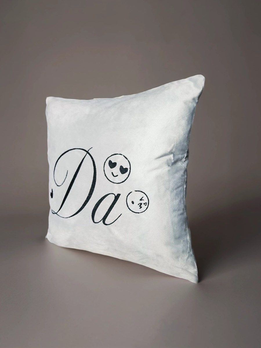 снимок Подушка декоративная "Да" 40*40 от магазина BIO-TEXTILES ОПТ