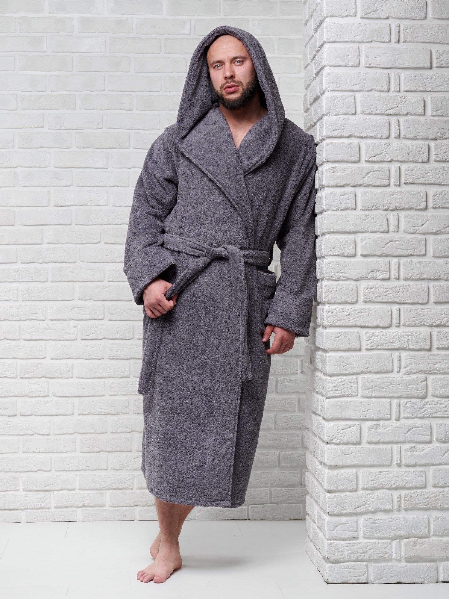 снимок Халат мужской махровый PandaHug с капюшоном, темно-серый от магазина BIO-TEXTILES ОПТ