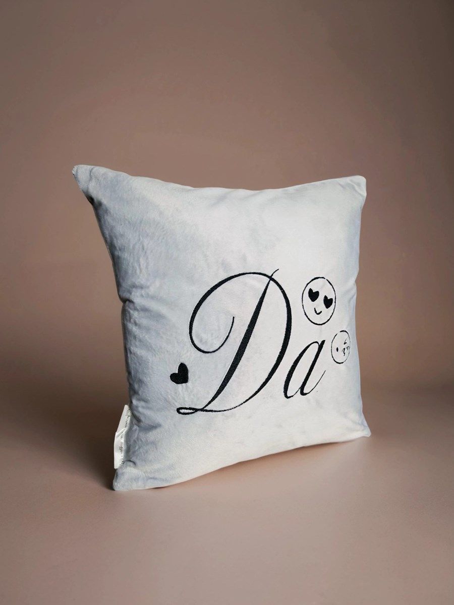 снимок Подушка декоративная "Да" 40*40 от магазина BIO-TEXTILES ОПТ