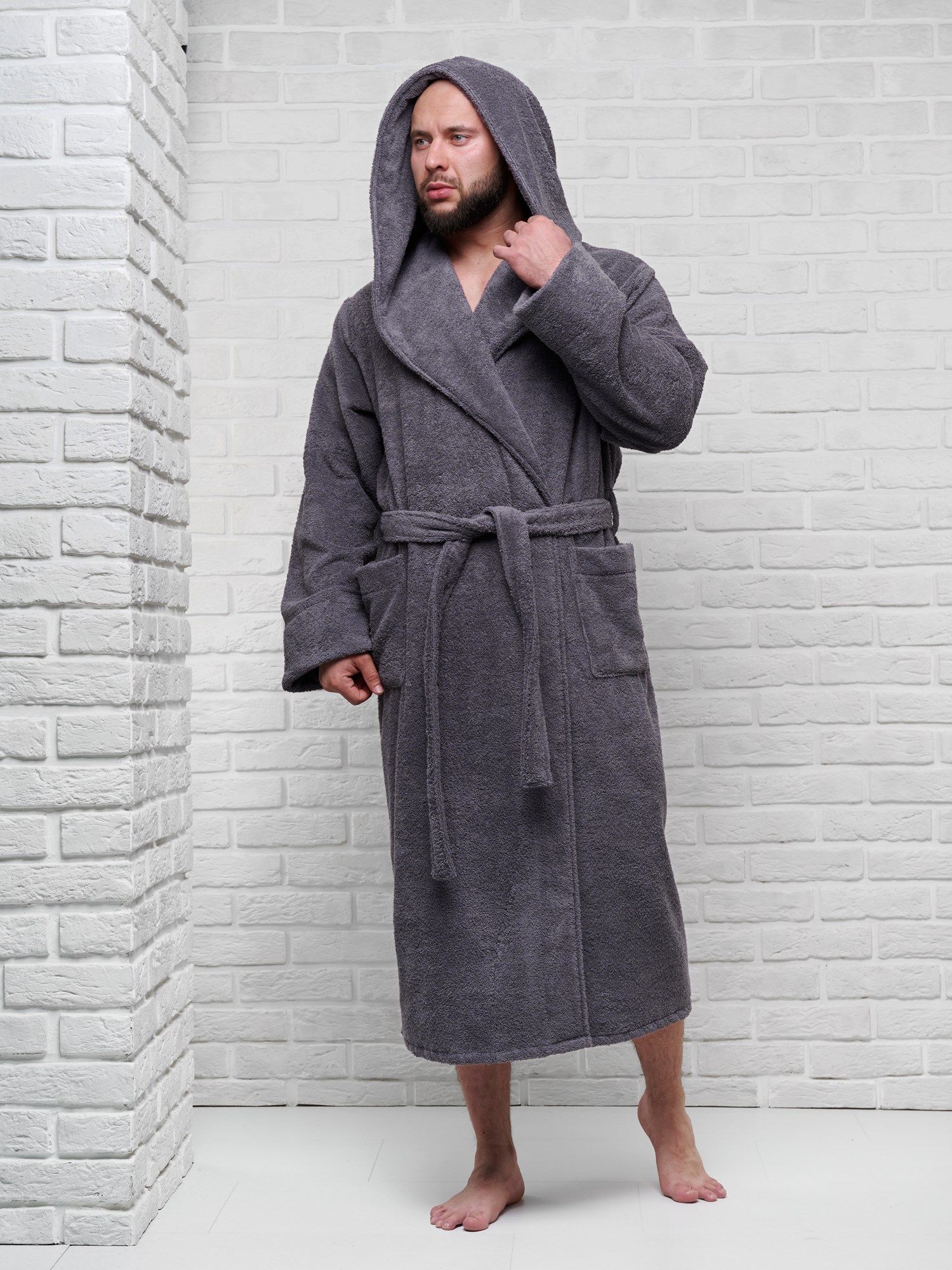 снимок Халат мужской махровый PandaHug с капюшоном, темно-серый от магазина BIO-TEXTILES ОПТ